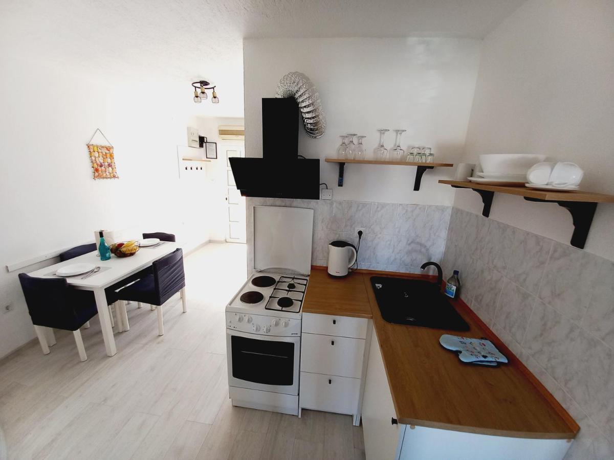 Apartments Toni ロゴズニッツァ エクステリア 写真