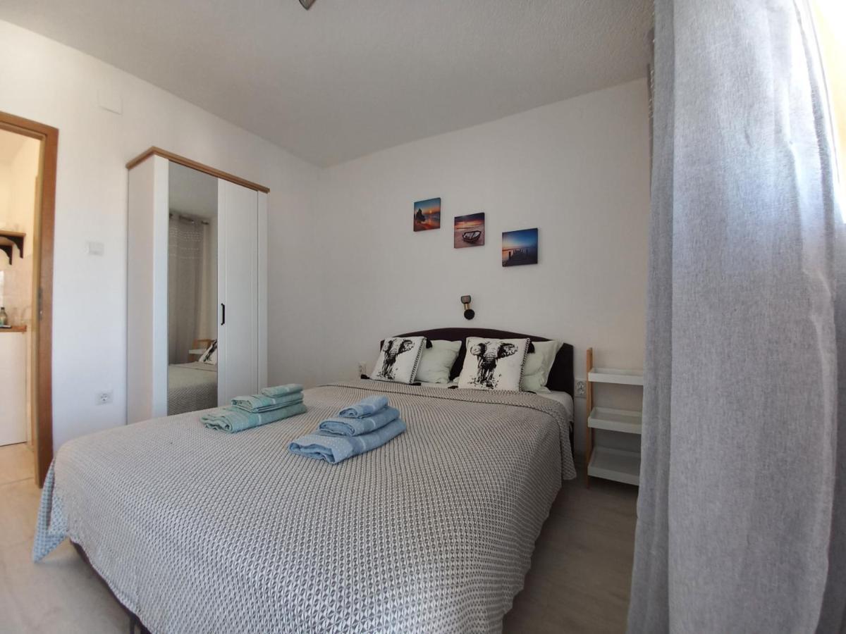 Apartments Toni ロゴズニッツァ エクステリア 写真